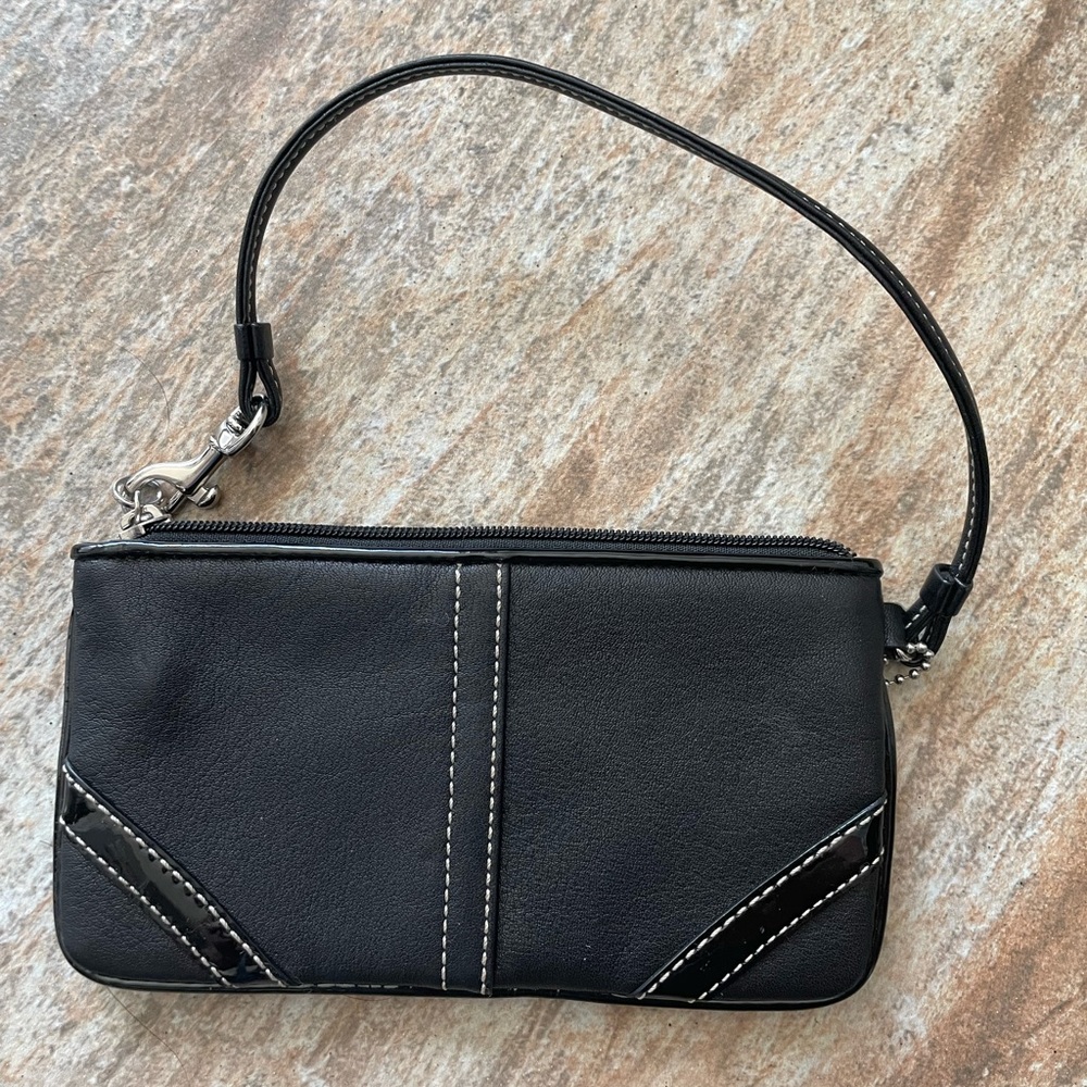 Black Leather coach wristlet - Picture 4 of 9